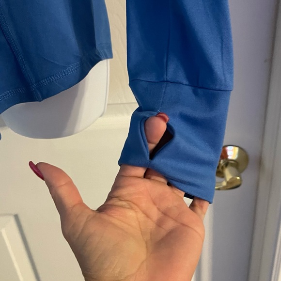 Ladies UCLA Bruins long sleeve - Picture 3 of 5